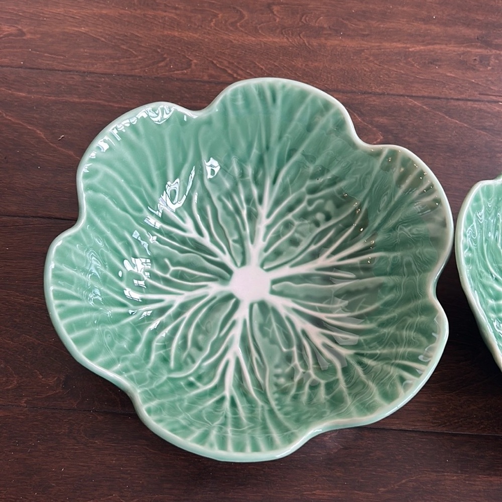 Set Of 2 New Serving Bowls 9” Cabbage Easter Spring Scalloped Edge Green - Picture 3 of 4